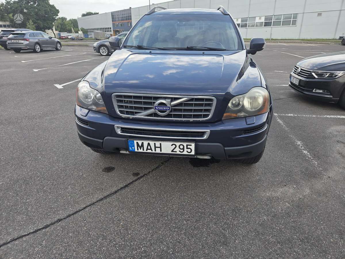 Volvo XC90 - 1