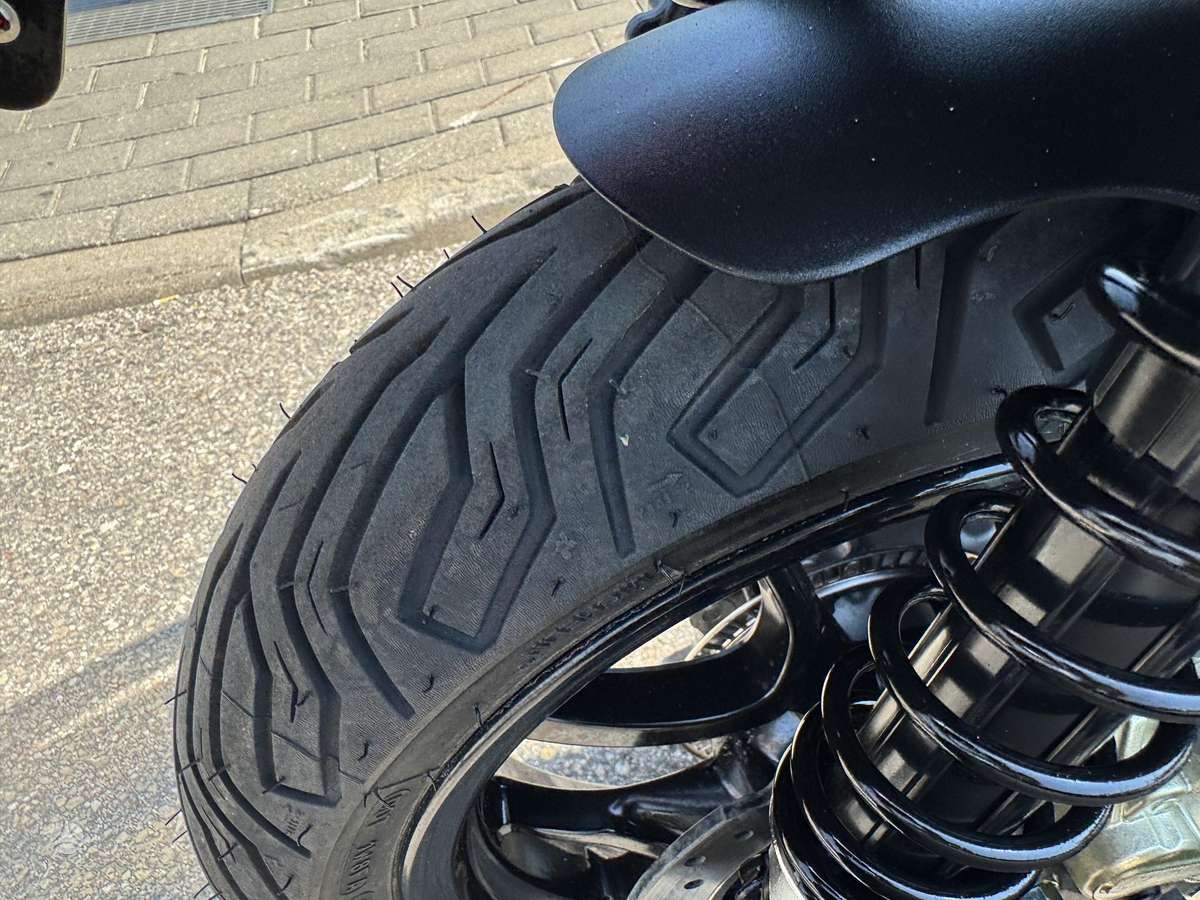 Piaggio Medley 125cc, scooters / mopeds