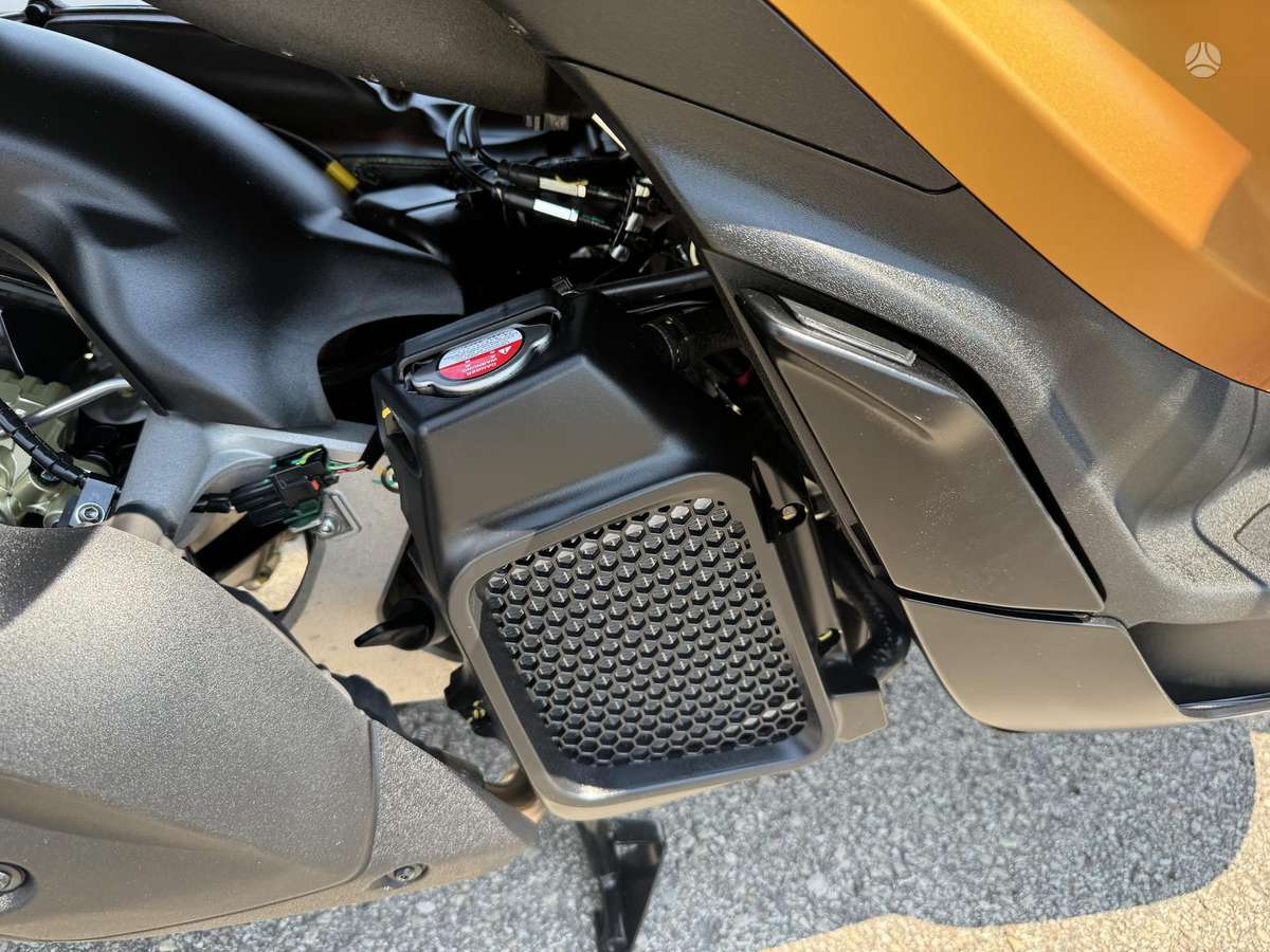 Piaggio Medley 125cc, scooters / mopeds