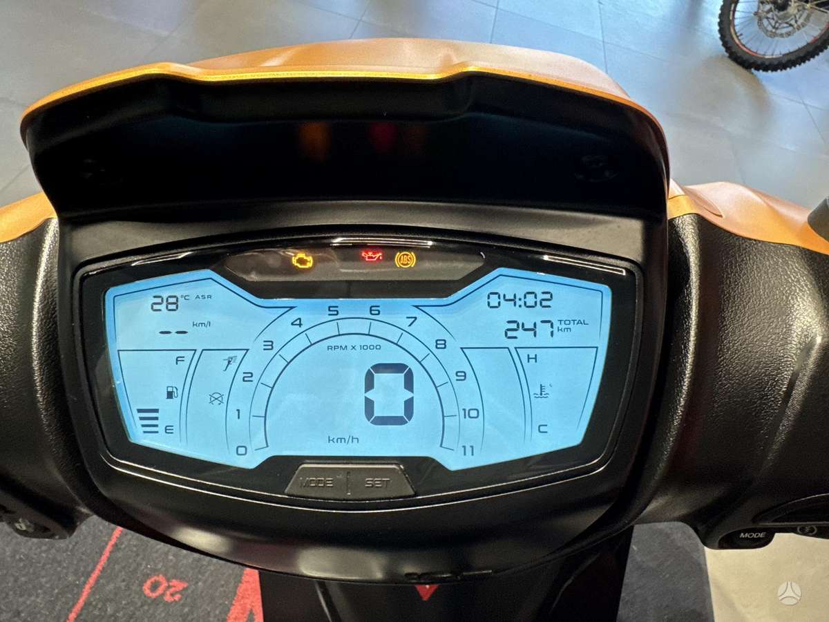Piaggio Medley 125cc, scooters / mopeds