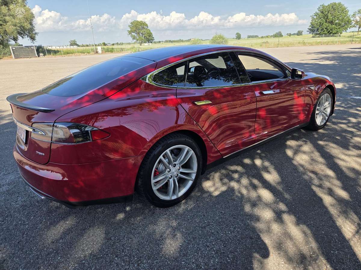 Tesla Model S, 85 kWh, sedanas