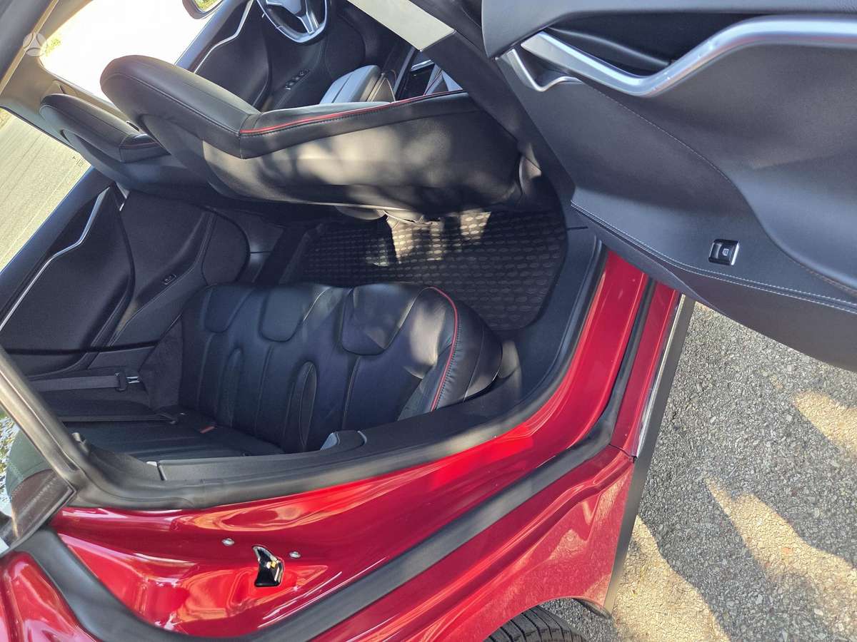 Tesla Model S, 85 kWh, saloon / sedan