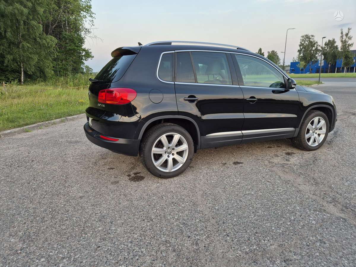 Volkswagen Tiguan - 10