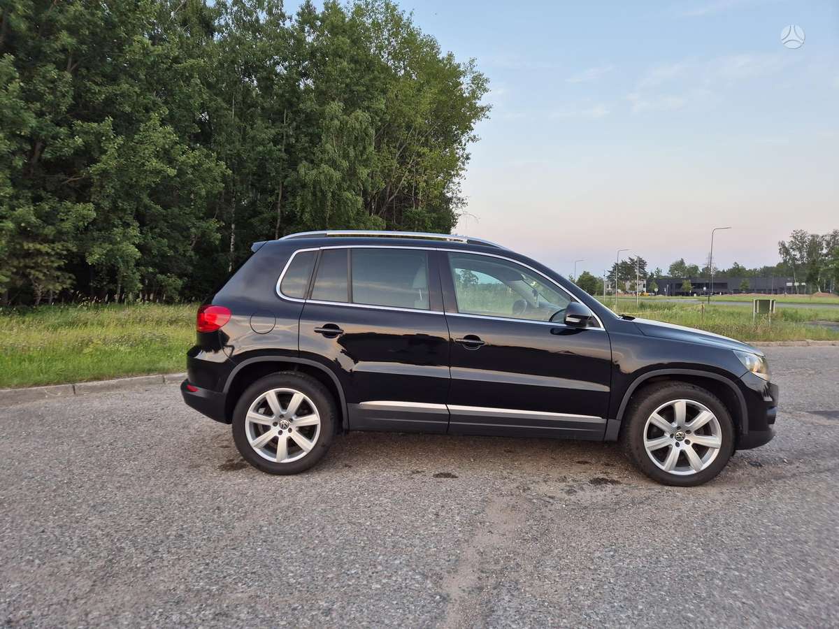 Volkswagen Tiguan - 11