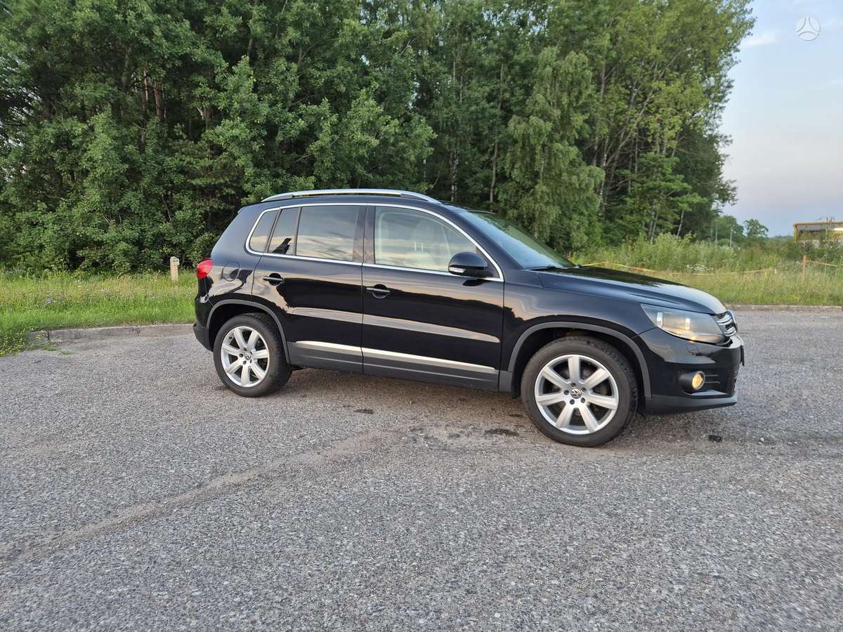 Volkswagen Tiguan - 1