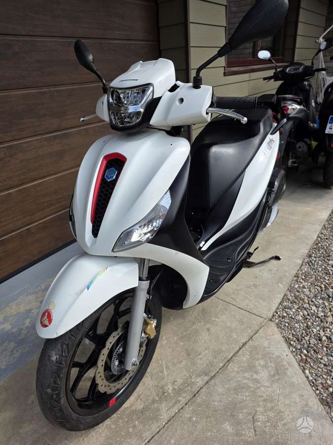 Piaggio Medley 125cc, мотороллеры / мопеды