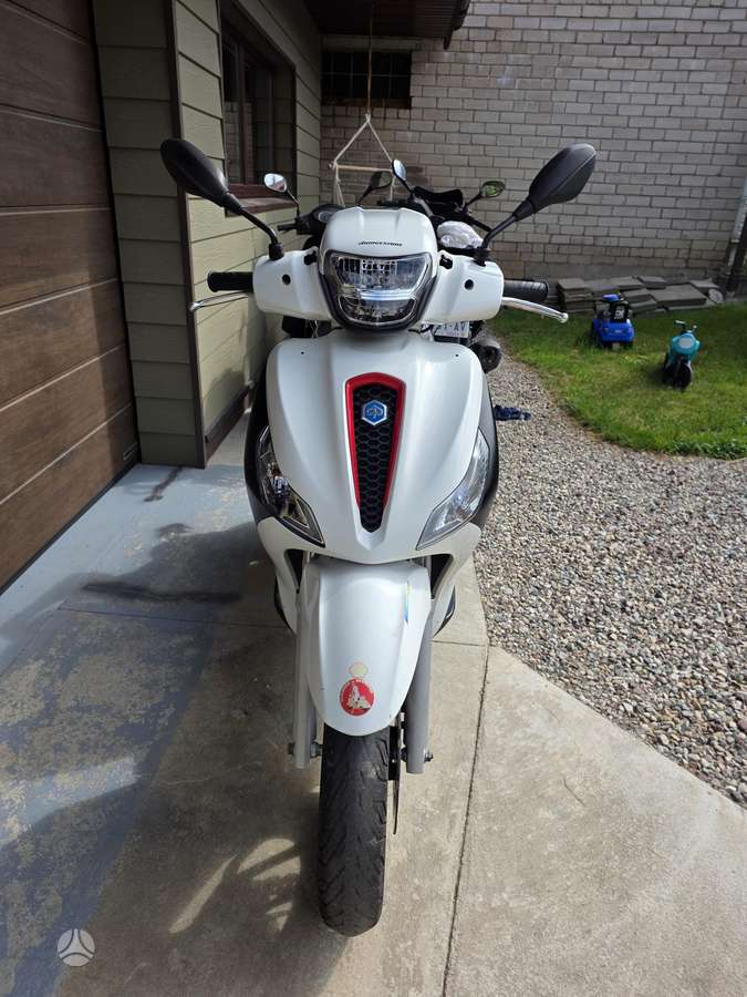 Piaggio Medley 125cc, мотороллеры / мопеды