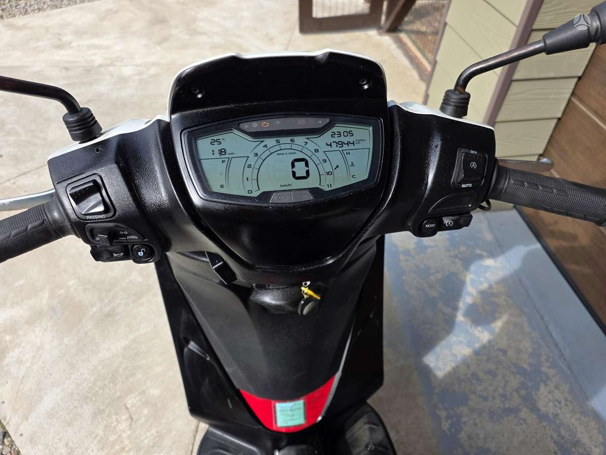 Piaggio Medley 125cc, мотороллеры / мопеды