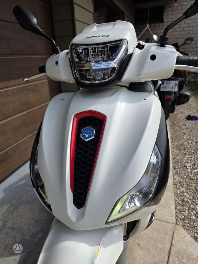 Piaggio Medley 125cc, scooters / mopeds