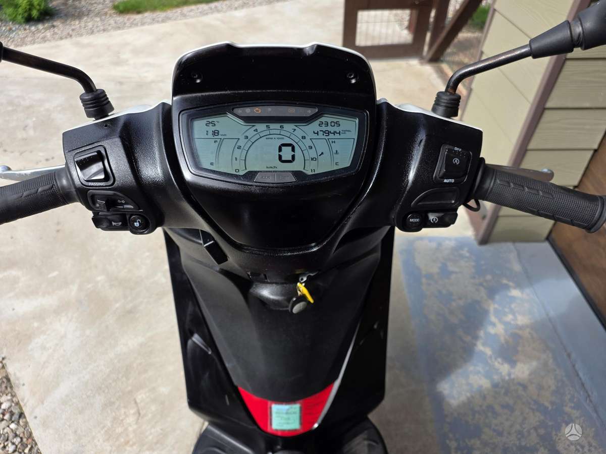 Piaggio Medley 125cc, мотороллеры / мопеды