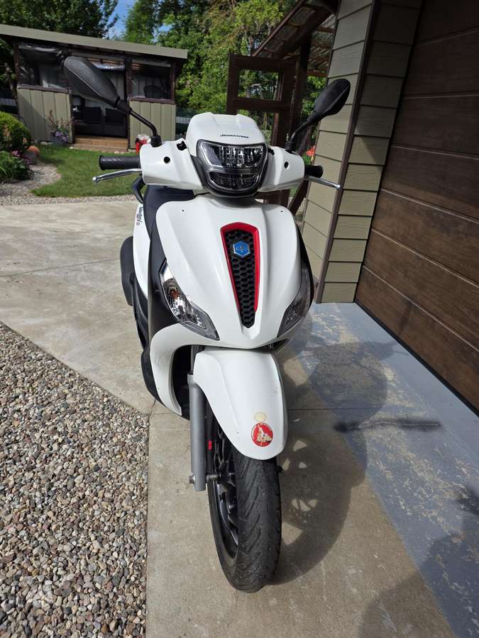 Piaggio Medley 125cc, scooters / mopeds