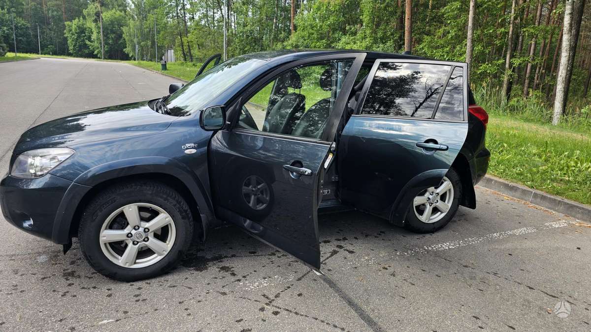 Toyota RAV4 - 6