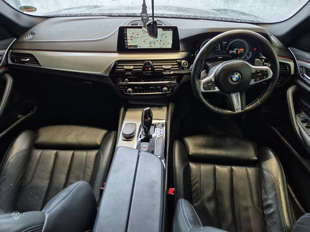 BMW 520 Check mark iconalarm system check mark iconambient lighting ch
