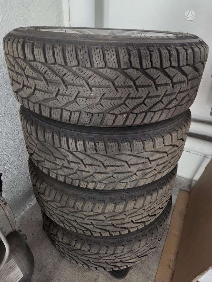 BMW 118, 1.5 l., Хэтчбек