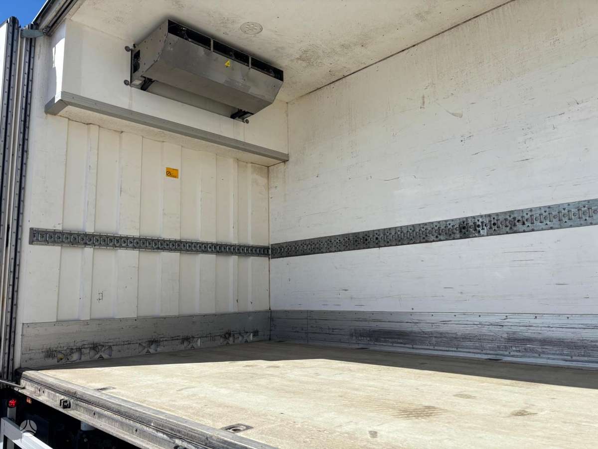 Volvo FM330, refrigerated trucks