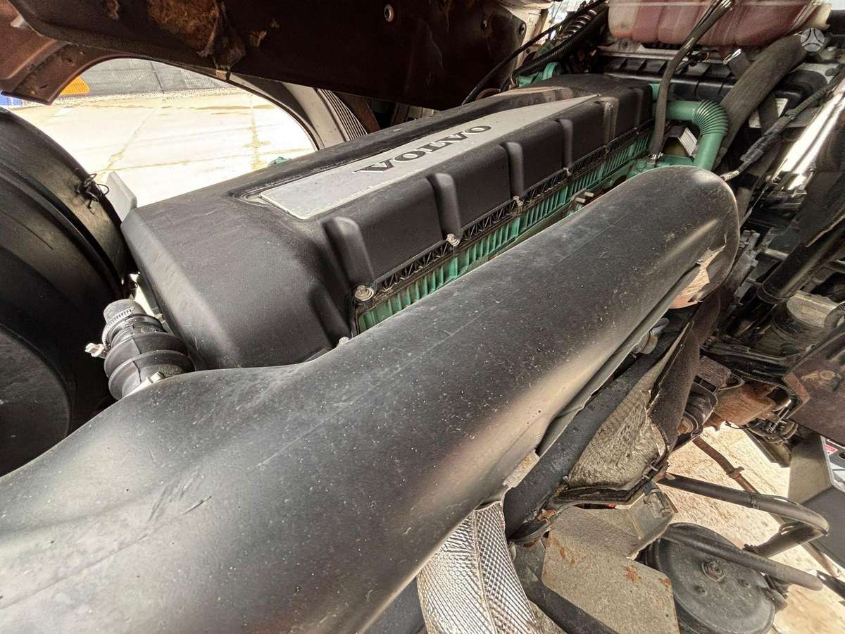 Volvo FH 540 8x4/4, шасси