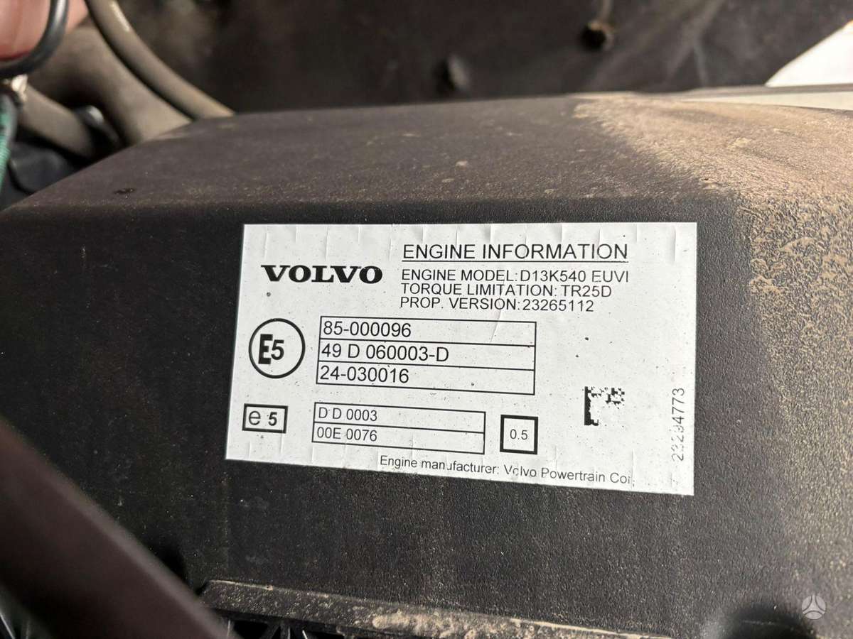 Volvo FH 540 8x4/4, шасси