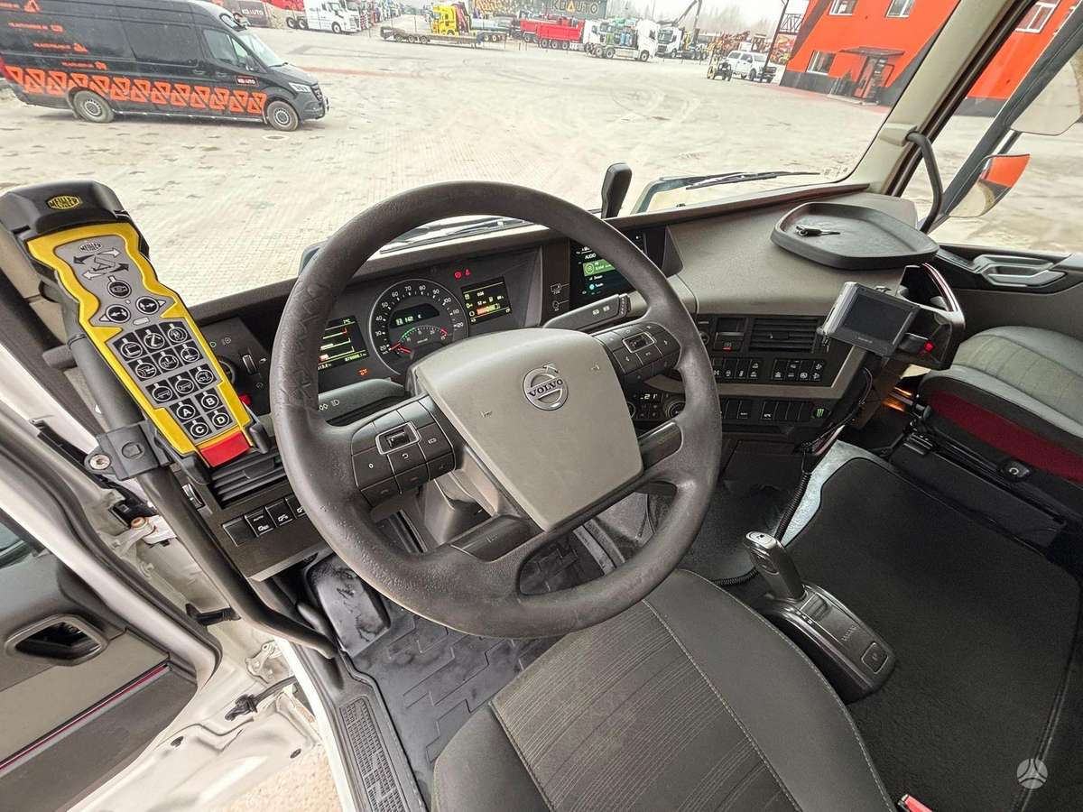 Volvo FH 540 8x4/4, шасси
