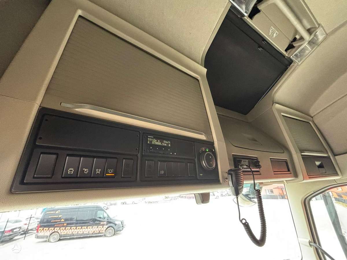 Volvo FH 540 8x4/4, шасси