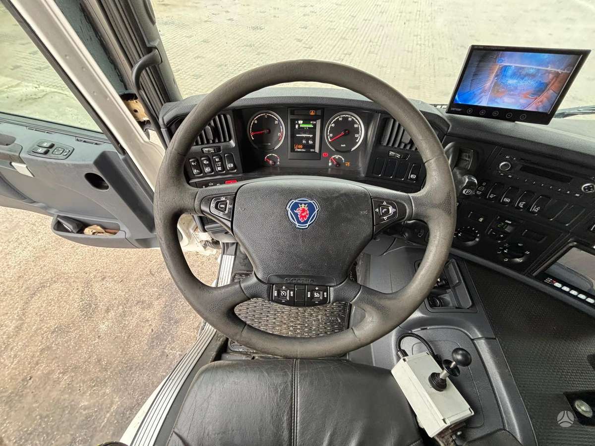 Scania P 450 8x2*6, cab-chassis trucks