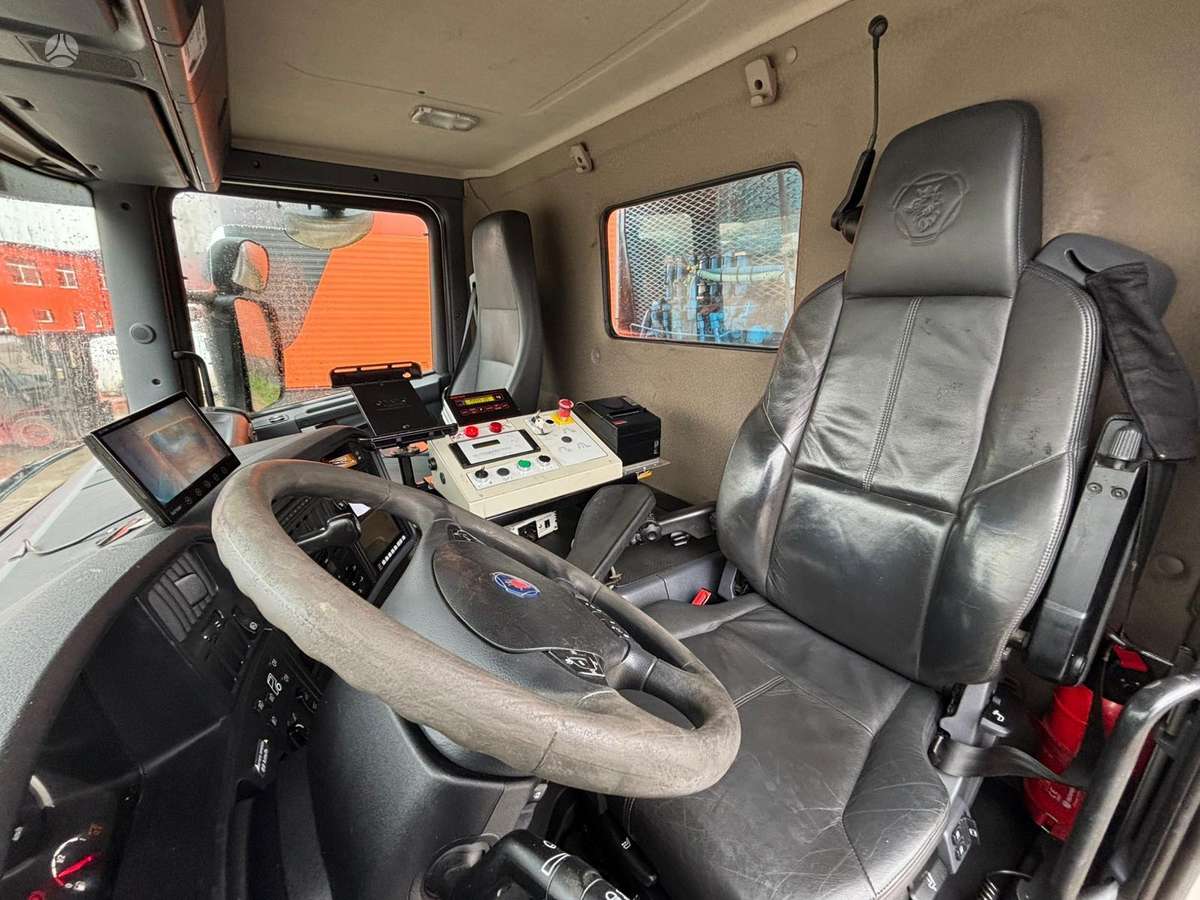 Scania P 450 8x2*6, cab-chassis trucks