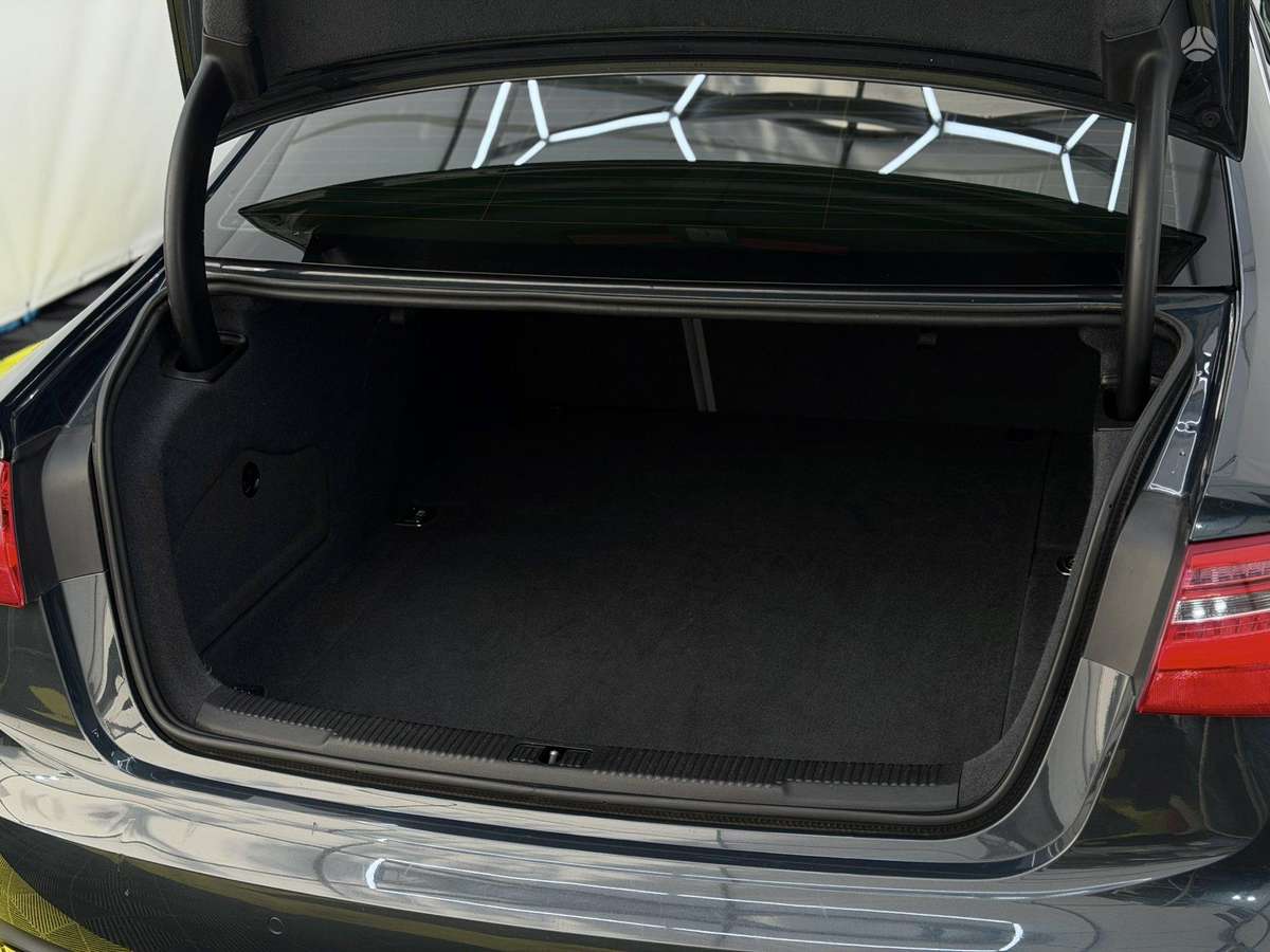 Audi A6, 2.0 l., Седан