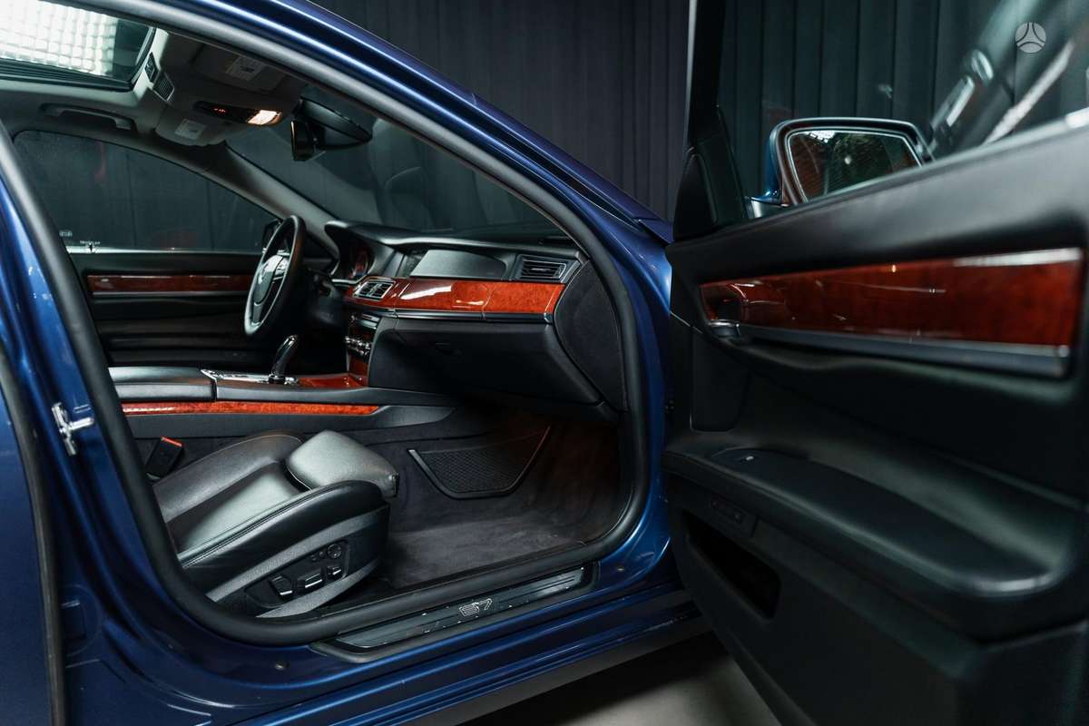 Alpina B7, 4.0 l., Седан