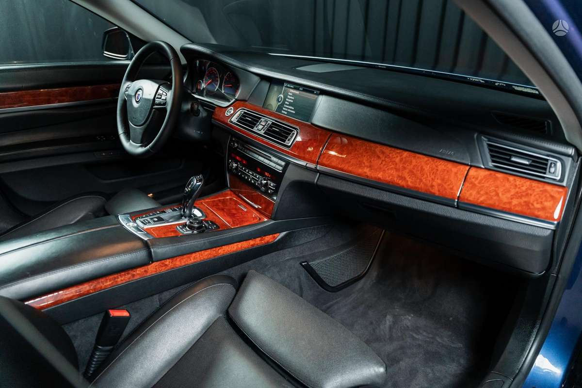 Alpina B7, 4.0 l., Седан