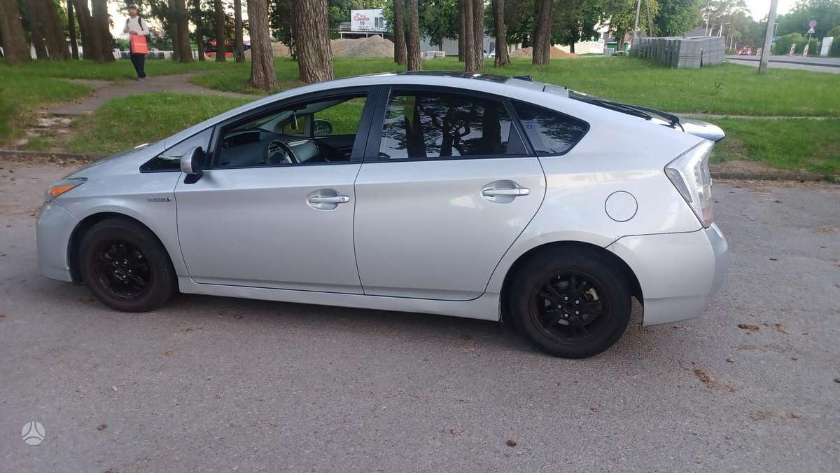 Toyota Prius - 3