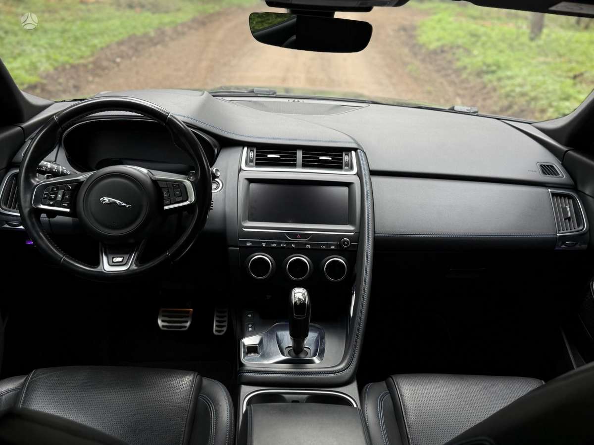Jaguar E-Pace, 2.0 l., off-road / crossover
