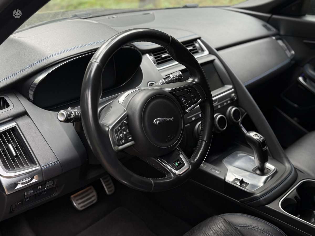 Jaguar E-Pace, 2.0 l., off-road / crossover
