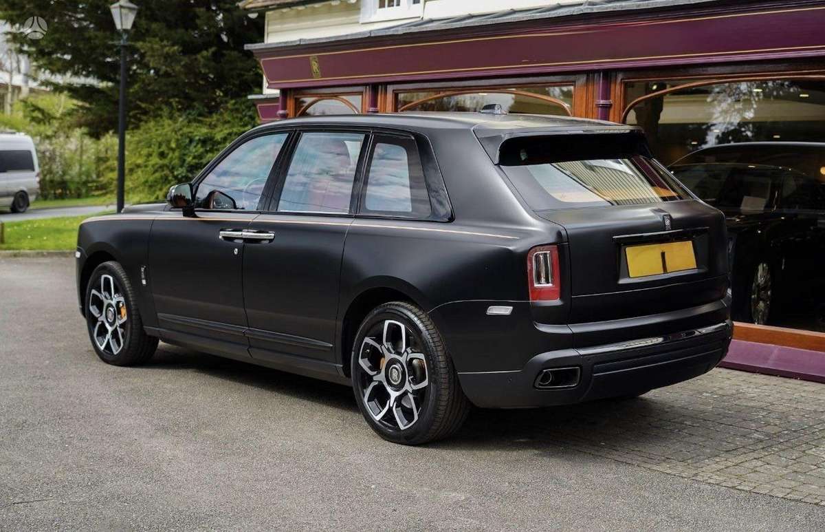 Rolls-Royce Cullinan - 4