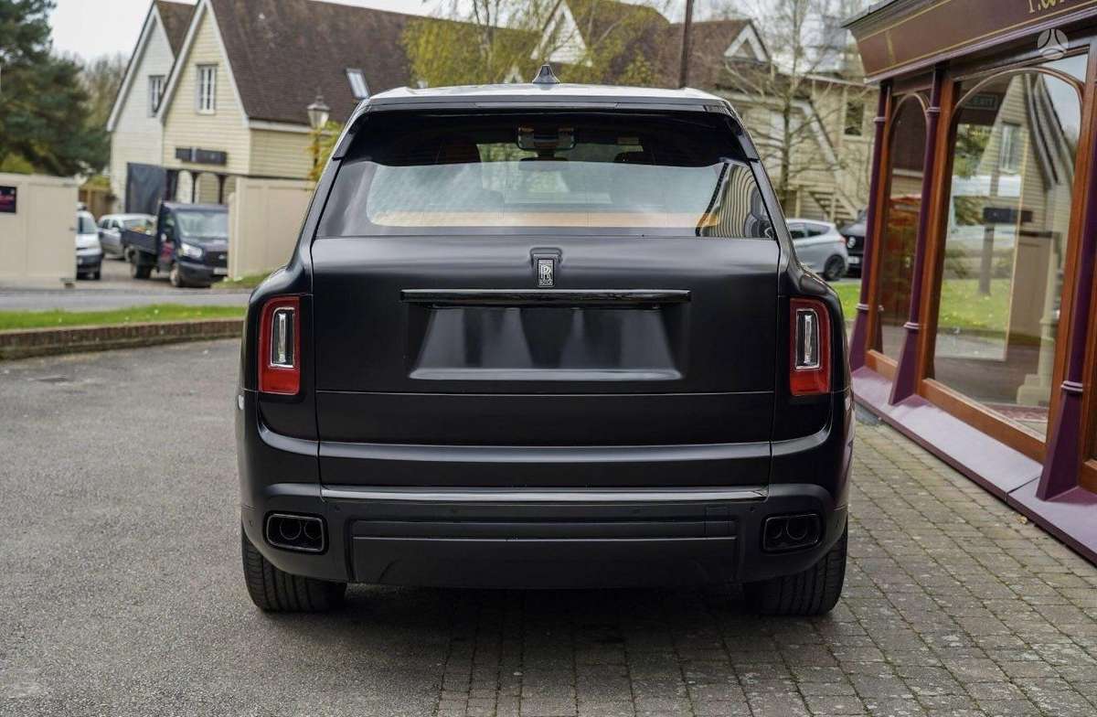 Rolls-Royce Cullinan - 5