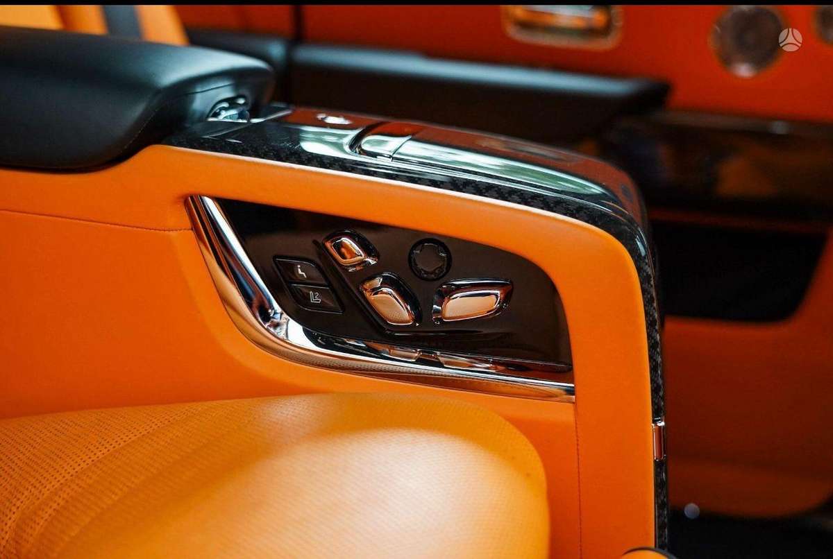Rolls-Royce Cullinan - 8