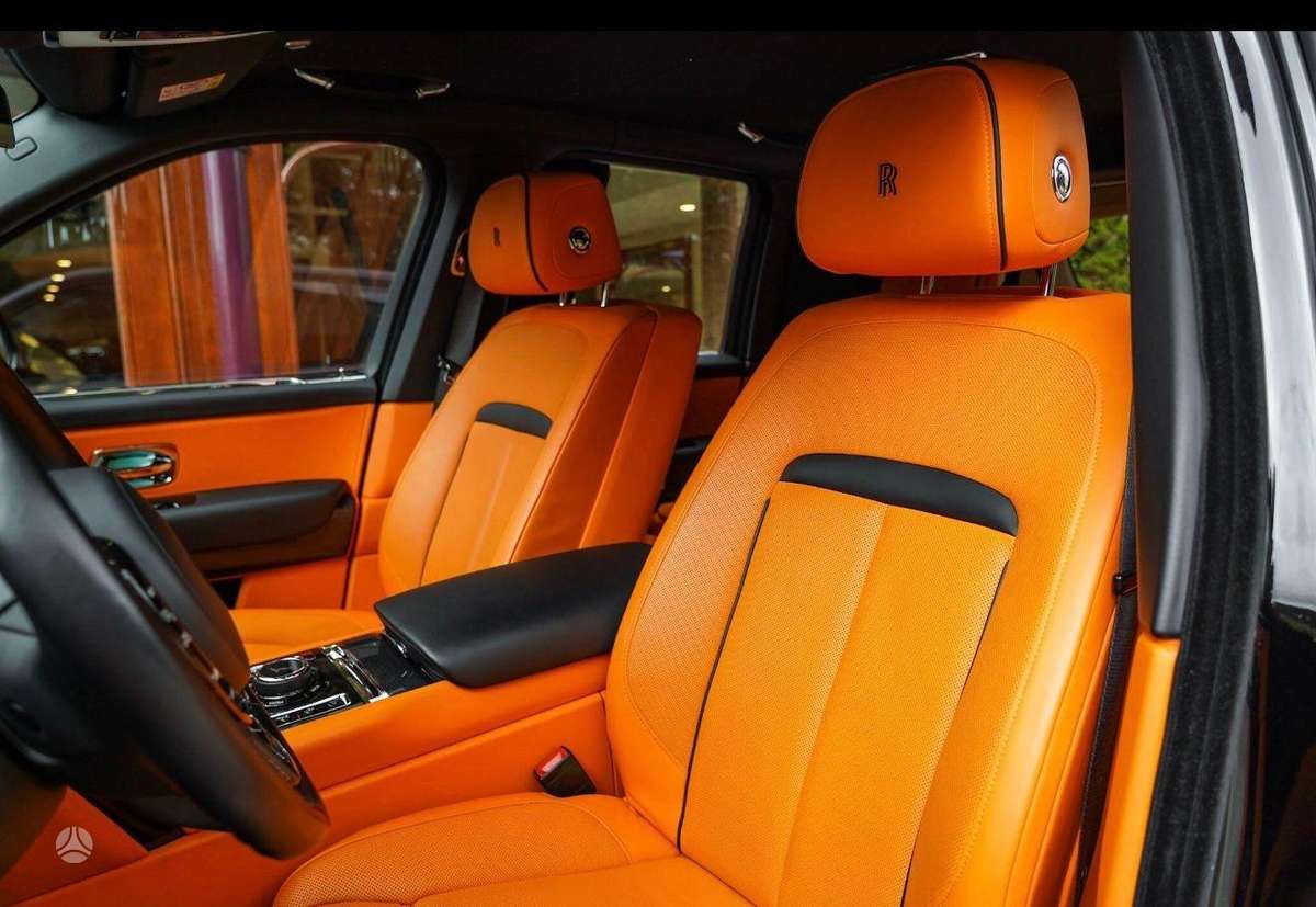 Rolls-Royce Cullinan - 12