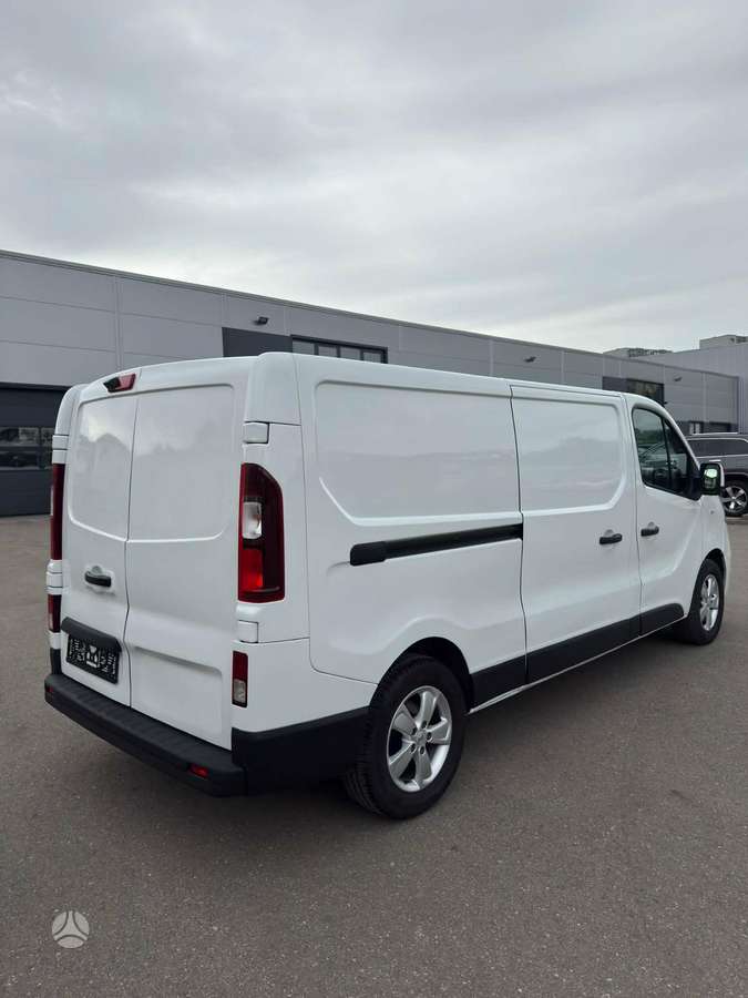 Renault Trafic, Минивэн