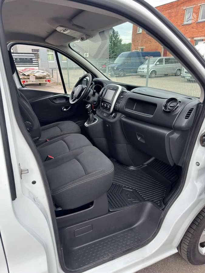 Renault Trafic, Минивэн