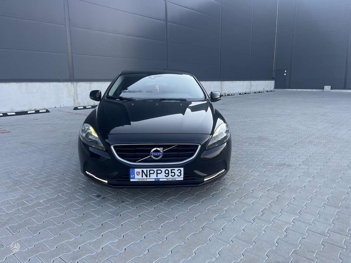Volvo V40, 2.0 l., Хэтчбек