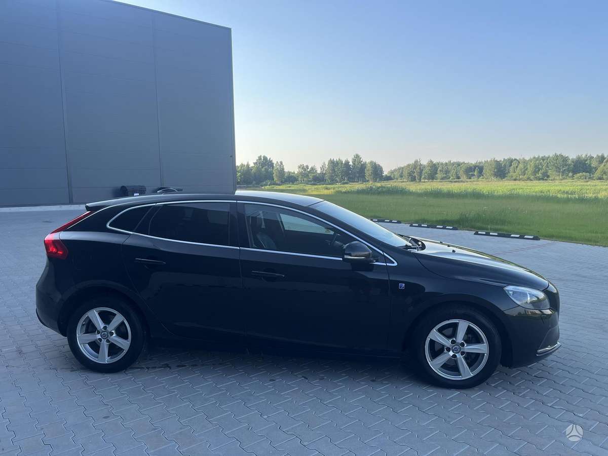Volvo V40, 2.0 l., Хэтчбек