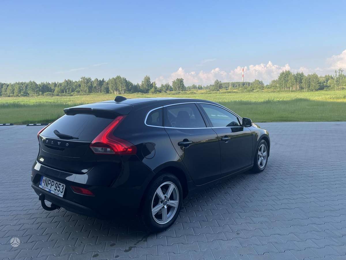 Volvo V40, 2.0 l., Хэтчбек