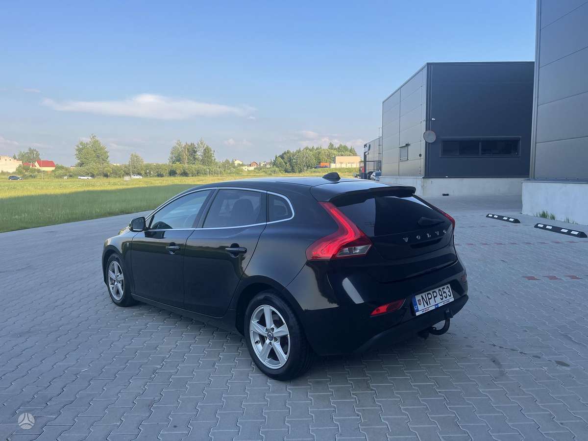Volvo V40, 2.0 l., Хэтчбек