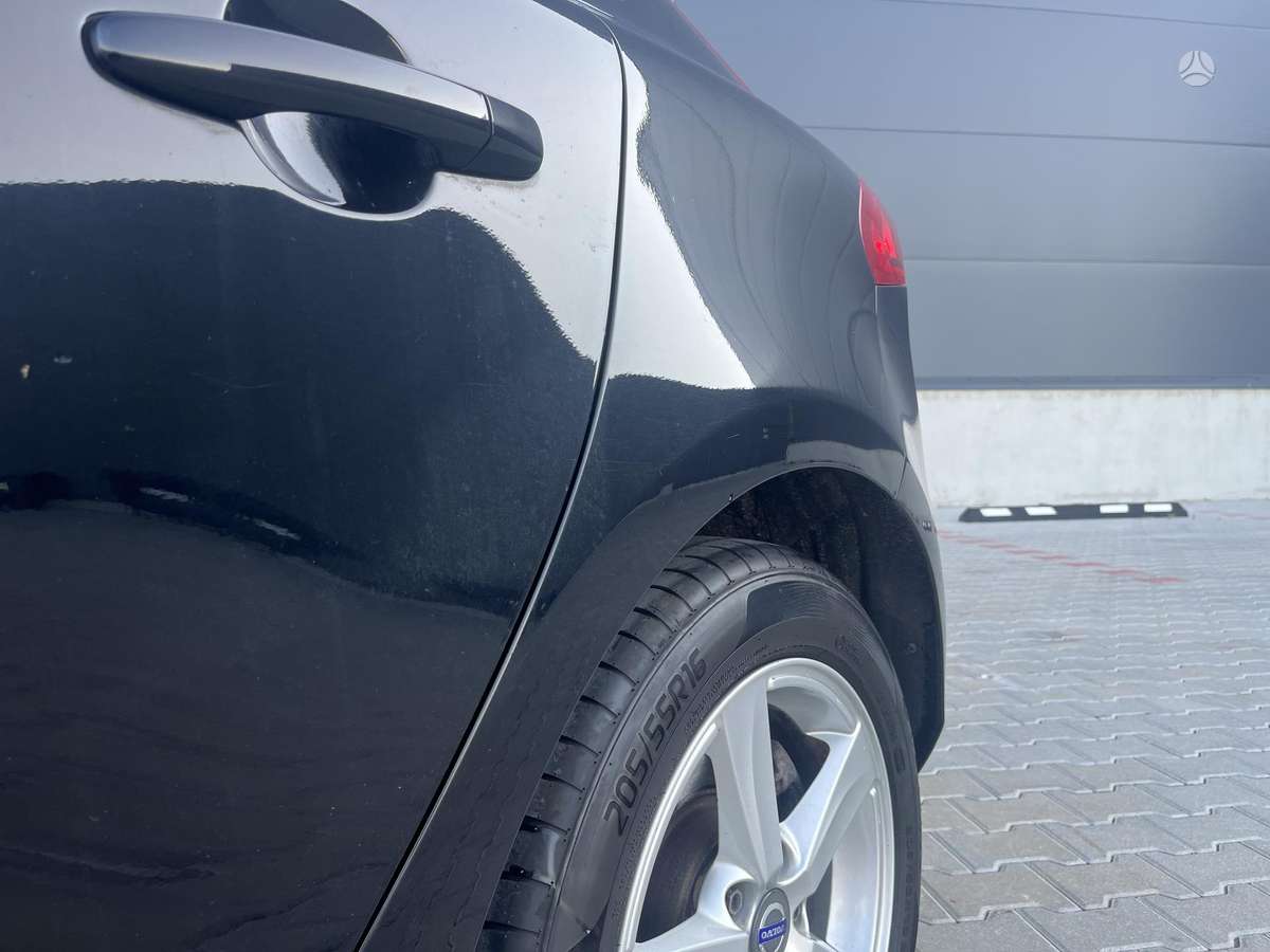 Volvo V40, 2.0 l., hatchback