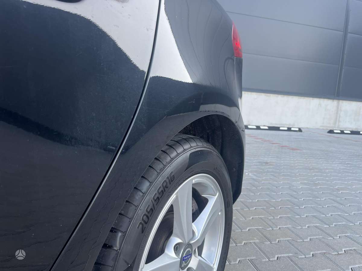 Volvo V40, 2.0 l., hatchback