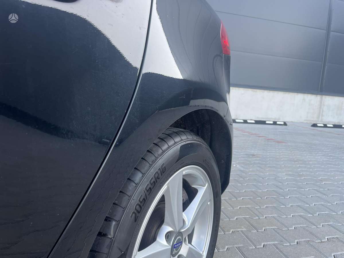 Volvo V40, 2.0 l., Хэтчбек