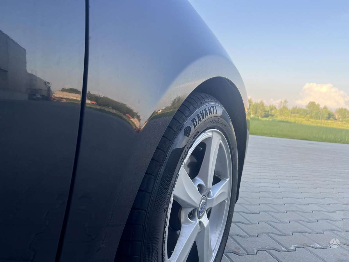 Volvo V40, 2.0 l., Хэтчбек