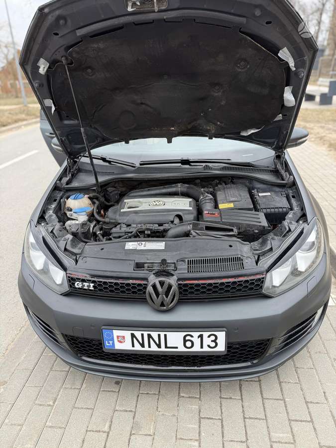 Volkswagen Golf - 2