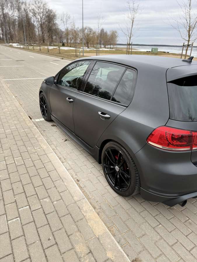 Volkswagen Golf - 4