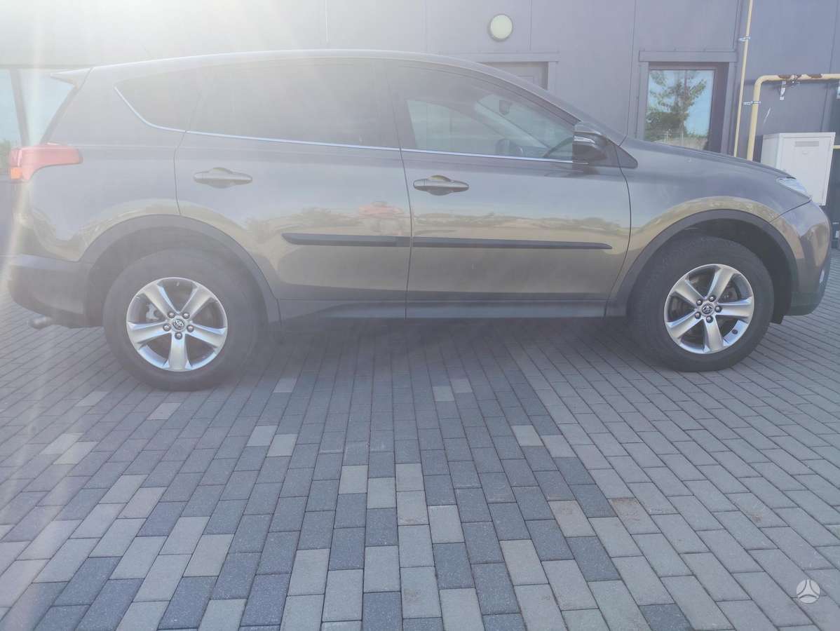 Toyota RAV4 - 6