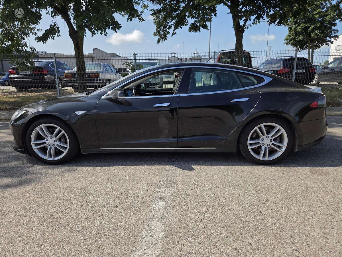 Tesla Model S, 85 кВт·ч, Седан