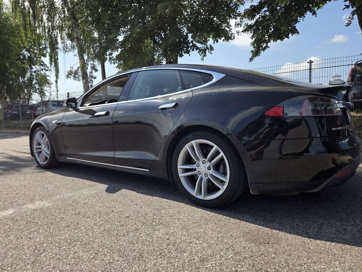 Tesla Model S, 85 кВт·ч, Седан